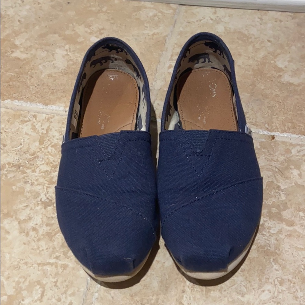 Toms - Picture 2 of 3